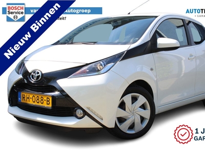 Toyota Aygo 1.0 VVT-i x-play | Incl. 1 jaar Garantie | Airco | Achteruitrijcamera | Snelheid limiter | Elektrische ramen voor | Elektrisch verstelbare spiegels | Centrale vergrendeling met afstandsbediening | Origineel NL auto | NAP |