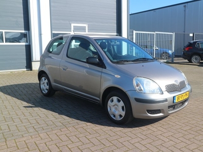 Toyota Yaris 1.0 VVT-i Idols