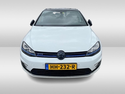 Volkswagen Golf 1.4 TSI GTE / Panoramadak / Navigatie / Parkeerhulp V+A / 18'' / Getint glas / Cruise Control