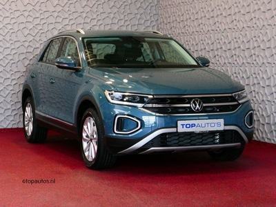 Volkswagen T-Roc 1.5 TSI 150PK STYLE PLUS ALCANTARA IQ. ELEK.KLEP ADAP.CRUISE VIR.COCKPIT CAMERA STOEL/STUUR VERW. 17''LMV 06/2023 70 BIJNA NIEUWE VOLKSWAGEN'S UIT VOORRAAD LEVERBAAR