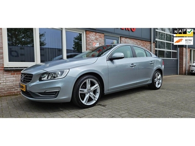 Volvo S60 2.0 T4 Summum Trekhaak! Automaat! Leer!