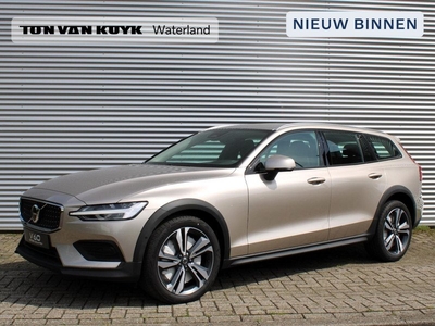 Volvo V60 Cross Country 2.0 B5 AWD Plus Automaat / Driver Awareness Pack / 19