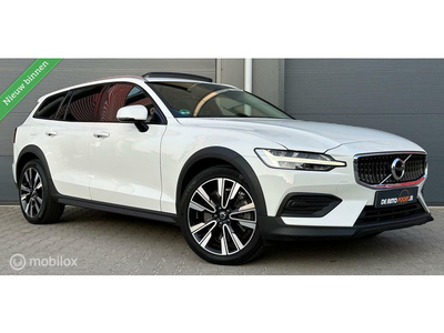 Volvo V60 Cross Country 2.0 T5 AWD Pano.dak/H&K/Viritual/Lane