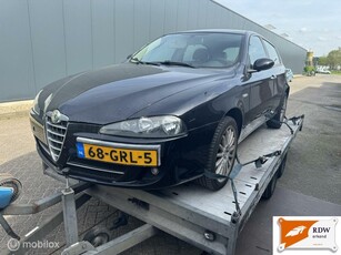 Alfa Romeo 147 2.0 T.Spark Business Pro 150PK LEES TEKST! NAP/AIRCO