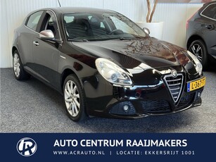 Alfa Romeo Giulietta 1.4 T Distinctive CLIMATE CONTROL BLUETOOTH TELEFOON MEDIA VOORBEREIDING MISTLAMPEN VOOR PDC ZEER MOOI !! LOCATIE 1001