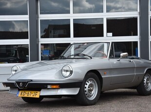 Alfa Romeo Spider 2.0 Veloce 60014 km Fabrieks nieuw van eerste eigenaar UNIEK