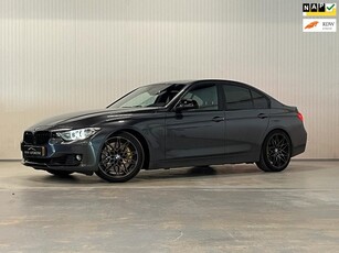 BMW 3-serie 320i High Executive NAP CARBON