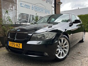 BMW 3-serie 325iLederNaviPDCAutomaat