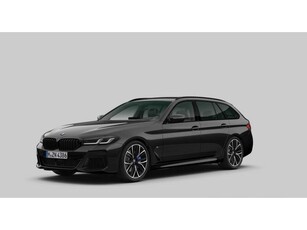 BMW 5-serie Touring 540i xDrive M-Sport Trekhaak 20