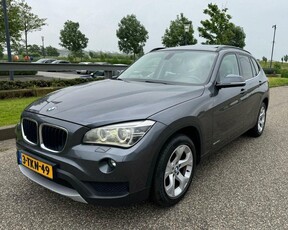 BMW X1 sDrive20i High Executive 184pk | Leder | Pano