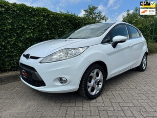 Ford Fiesta 1.25 Ghia Trekhaak Clima Stoelverw. BOMVOL!