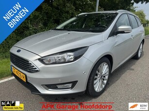 Ford Focus Wagon 1.0 Titanium 68000 km boekjes