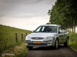 Ford Mondeo 2.0-16V First Edition | Bomvol opties | Automaat