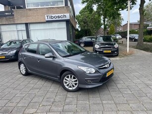 Hyundai I30 1.4i Blue Dynamic, Climate, Cruise, half leer