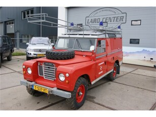 Land Rover 109 serie 3 stationwagon 8000 km (bj 1980)