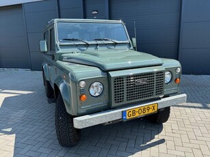 Land Rover Defender 2.4 TD 90 SW SE Vol leer interieur / Absolute kwaliteit / Youngtimer !