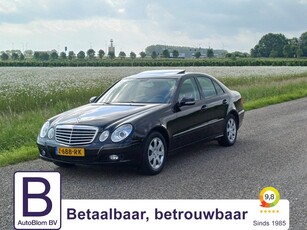 Mercedes-Benz E-Klasse 200 K. Elegance Youngtimer | Lage km stand | Xenon | Leer | Navi | Cruise | Clima