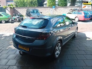 Opel Astra GTC 1.8 Executive