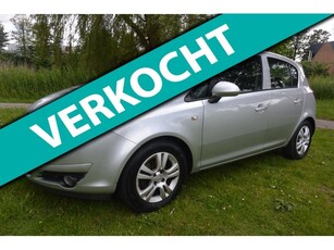 Opel Corsa 1.4-16V Edition automaat*airco*cruise*navigatie