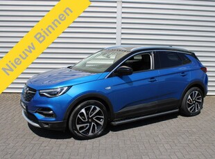 Opel Grandland X 1.2 Turbo Innovation Side Steps| Lederen bekleding| Stoel/Stuur verwarming| Stoel ventilator| 19 inch velgen| 4 seizoenbanden| Metalliclak| Navigatie| Elec achterklep| Full Options