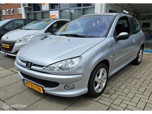 Peugeot 206 1.4-16V Quiksilver