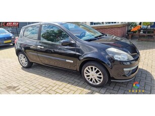 Renault Clio 1.2-16V Rip Curl (bj 2007)