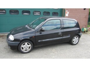 Renault Clio 1.4-16V Si