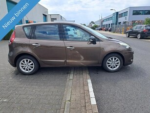 Renault Scénic 2.0i 16v 140pk GERESERVEERD!!!!!!!!!