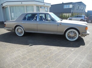 Rolls-Royce Silver Spirit - 6.8 Rolls-Royce V8 Automaat 6.8 liter Silver-Spirit Kleur GOLD 1982 in goede staat !