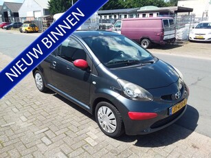 Toyota Aygo 1.0-12V +