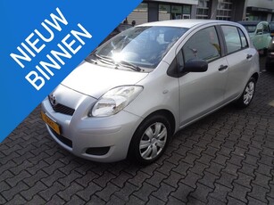 Toyota Yaris 1.0 VVTi Cool