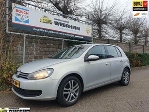 Volkswagen Golf 1.2 TSI Highline BlueMotion PDC voor en