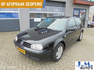 Volkswagen Golf 1.6-16V Highline