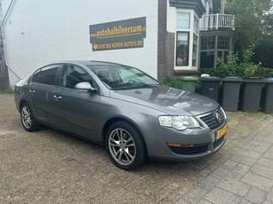 Volkswagen Passat 1.6 FSI Trendline