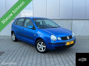 Volkswagen Polo 1.4-16V Highline APK CRUISE NAP VELGEN AIRCO