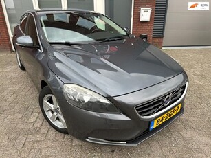 Volvo V40 1.6 T3 Momentum / Camera / PDC / Airco / NAP