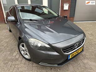 Volvo V40 1.6 T3 Momentum / Camera / PDC / Airco / NAP