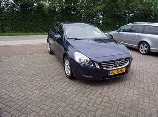 Volvo V60 1.6 T3 Kinetic AUTOMAAT CLIMA NAVI CRUISE