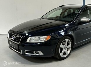 Volvo V70 2.5T R-Design AUTOMAAT / XENON / NAVI