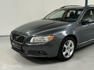 Volvo V70 2.5T Summum SCHUIFDAK / LEER / XENON