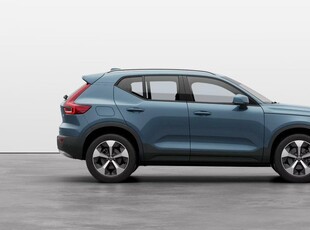 Volvo XC40 | B3 Core | Winterpack | LED ''Thors Hammer'' Koplampen | 19'' LM Velgen | Achteruitrijcamera |