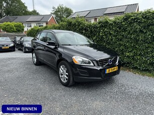 Volvo XC60 2.4 D5 AWD Momentum Navi Xenon Autom.