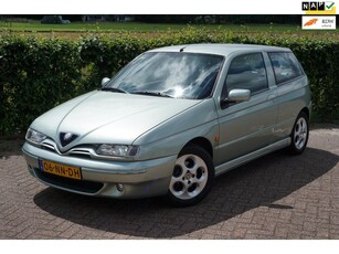 Alfa Romeo 145 1.4 -16V T.Spark2e EigenaarUnieke