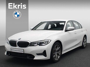 BMW 3 Serie Sedan 320i Executive Sportline / PDC Voor +