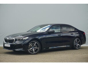 BMW 5 Serie Sedan 530e M Sport Trekhaak / Comfort Acces /