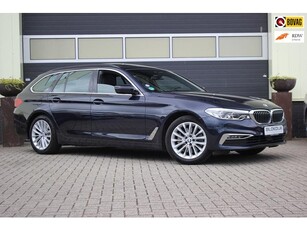 BMW 5-Serie Touring 530i Luxury Line Glasdak Driving