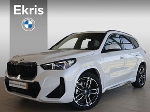 BMW X1 18i sDrive M-Sportpakket / Travel Pack / Panoramadak