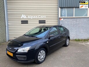 Ford Focus 1.4-16V Ambiente Airco / 5-deurs / NAP /