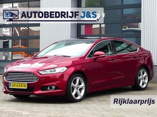 Ford Mondeo 1.5 Titanium PANO Rijklaarprijs! 12 Maanden