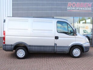 Iveco Daily 35S18V 3.0 300 L1H1 Airco/Trekhaak/Tachograaf